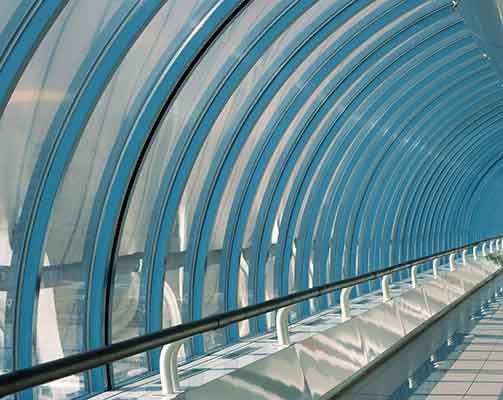 Curved glass – Fluid design and customized technical solutions